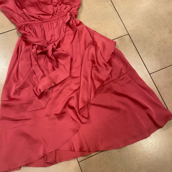 Tahari Arthur S. Levine Womens Fuschia Pink Satin Wrap Dress NWT Small - Picture 3 of 9